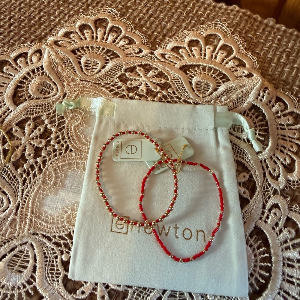 Enewton Red Lovers Set - Picture 2 of 5